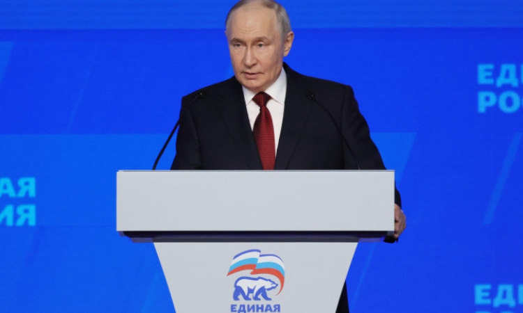 Путин: Западът продължава да насърчава терористите в Киев